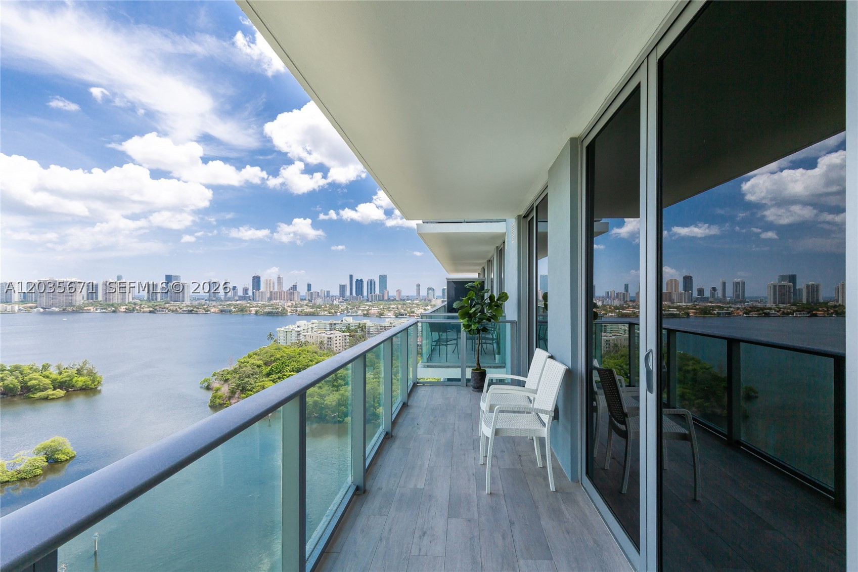 16385 Biscayne Blvd #1805, North Miami Beach FL 33160