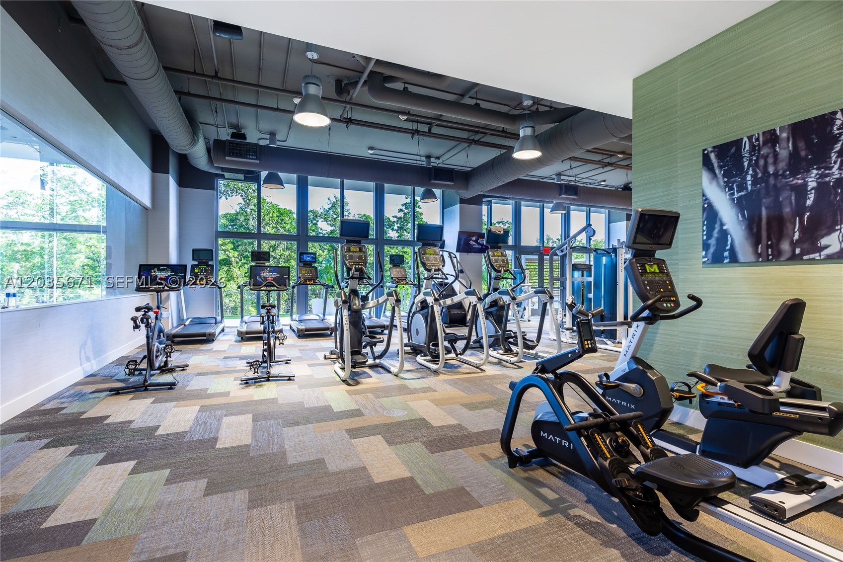 16385 Biscayne Blvd #1805, North Miami Beach FL 33160