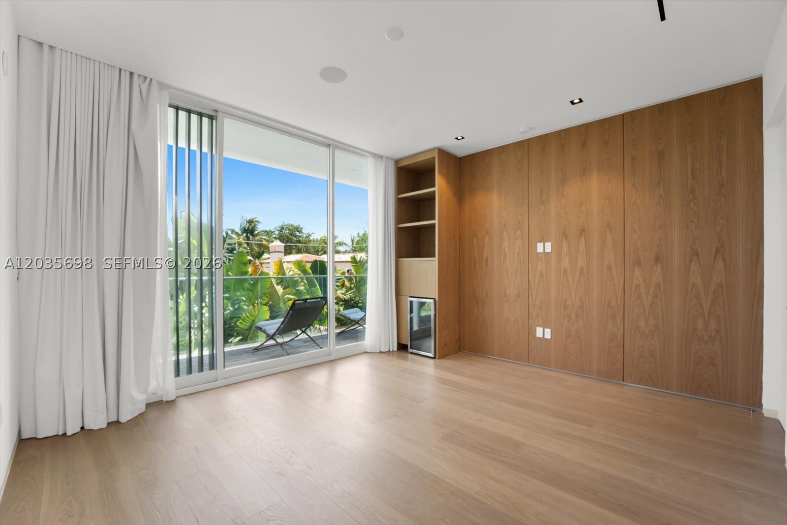 810 W 47 CT, Miami Beach FL 33140