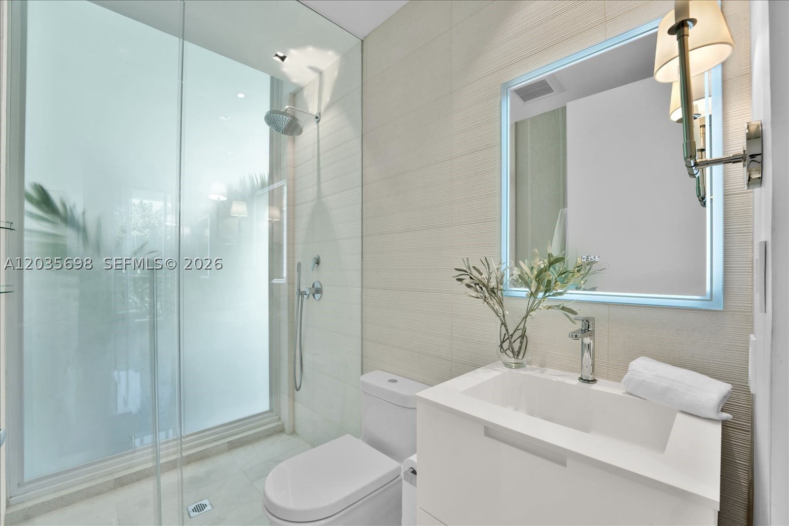 810 W 47 CT, Miami Beach FL 33140