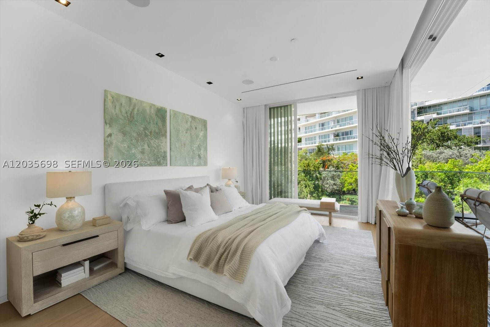 810 W 47 CT, Miami Beach FL 33140