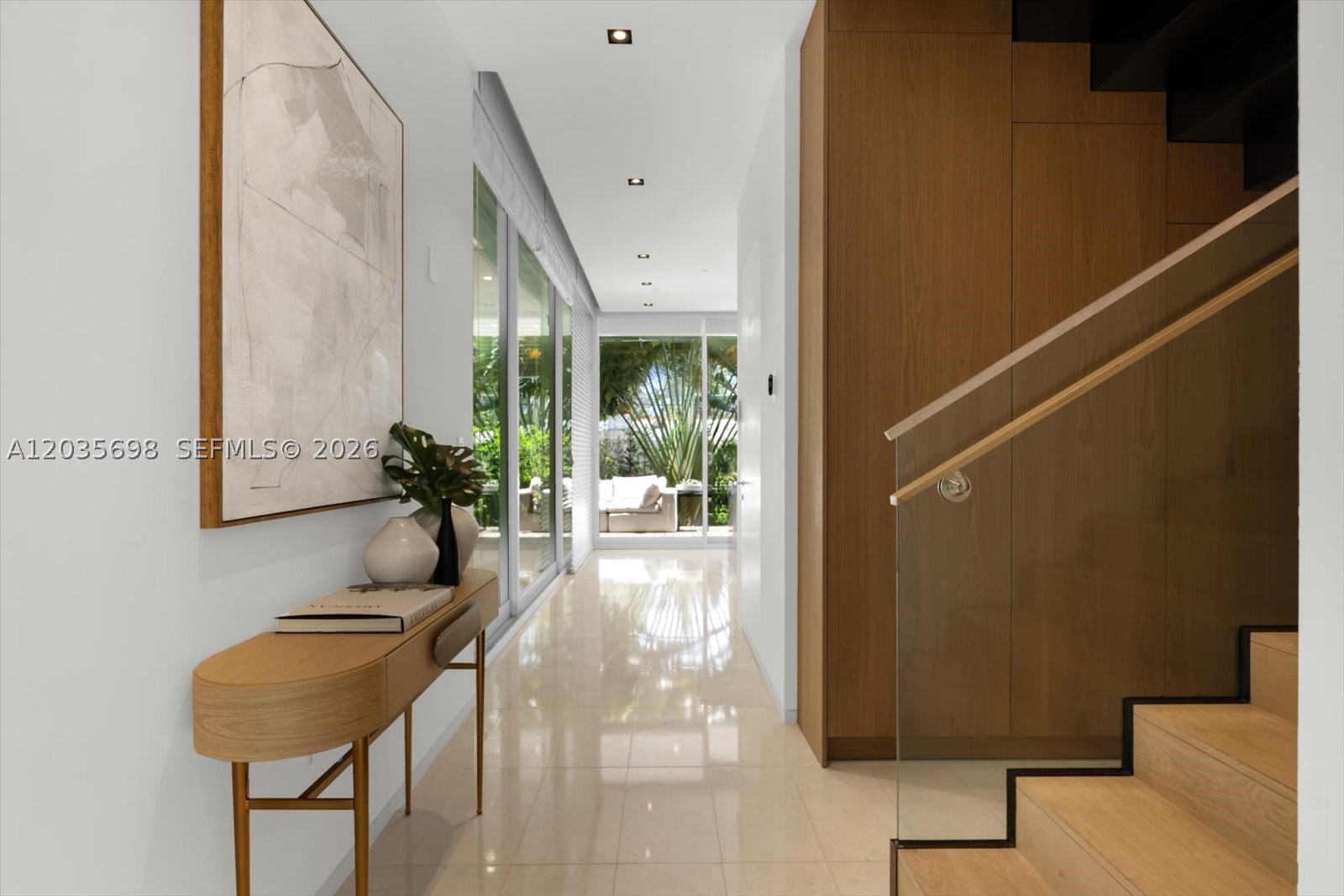 810 W 47 CT, Miami Beach FL 33140