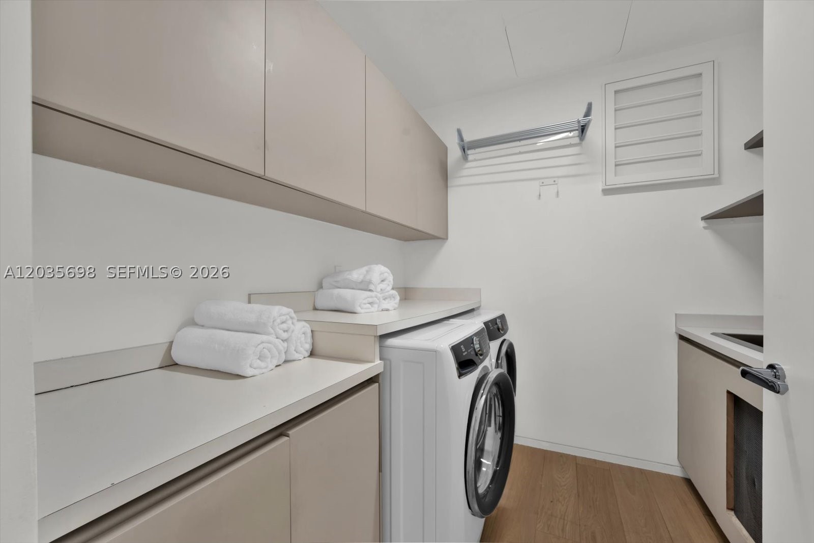810 W 47 CT, Miami Beach FL 33140