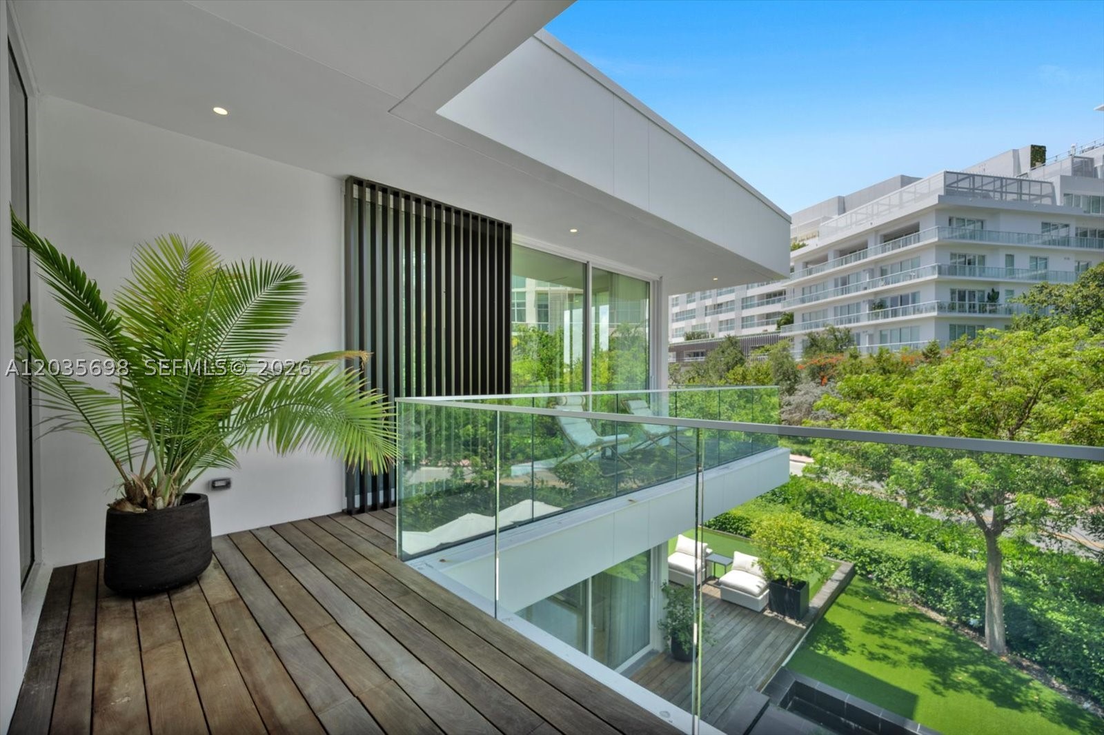 810 W 47 CT, Miami Beach FL 33140