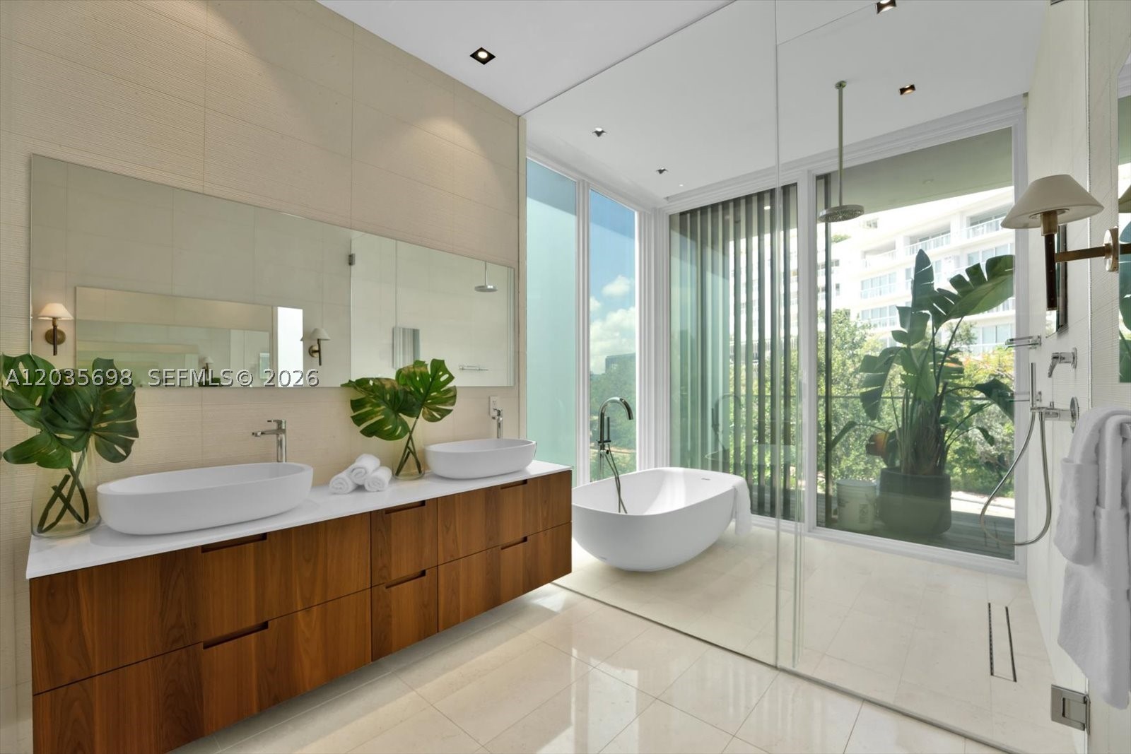 810 W 47 CT, Miami Beach FL 33140