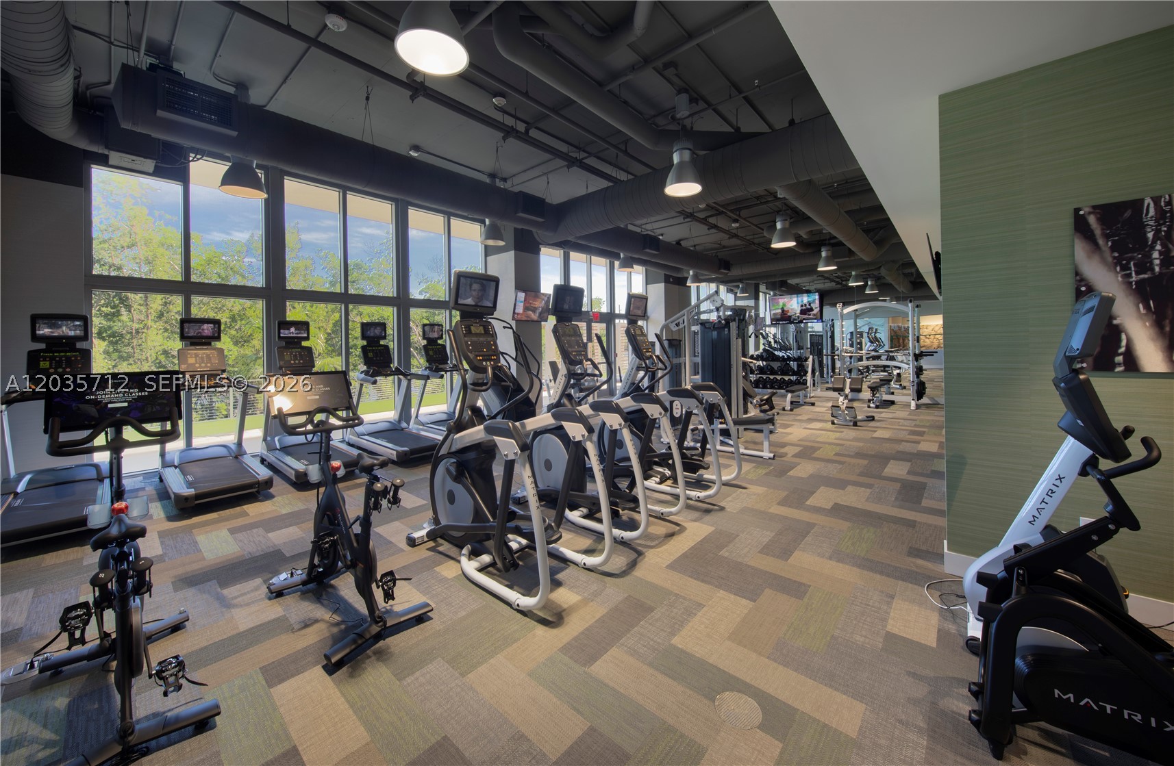 16385 Biscayne Blvd #519, North Miami Beach FL 33160