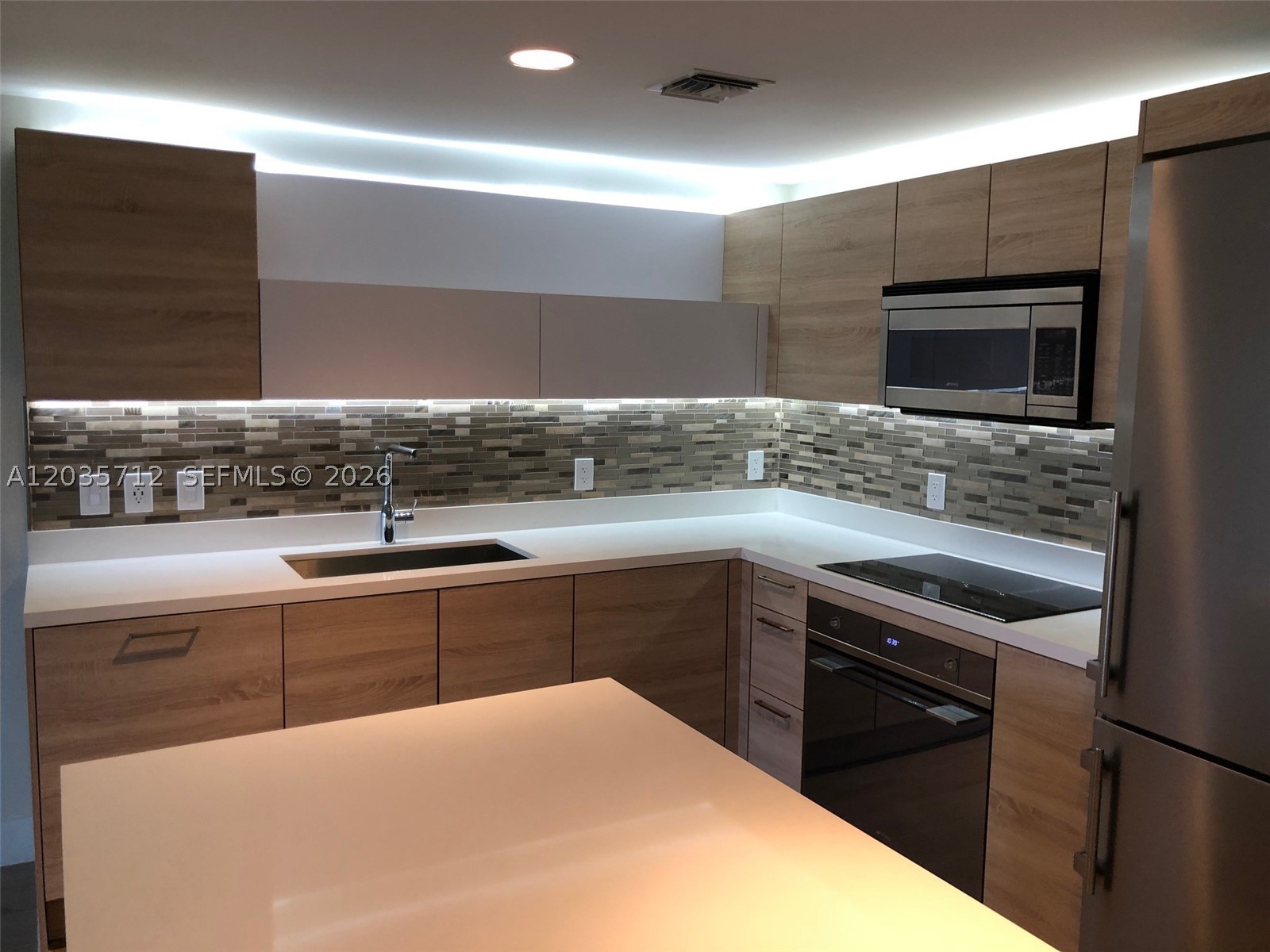 16385 Biscayne Blvd #519, North Miami Beach FL 33160