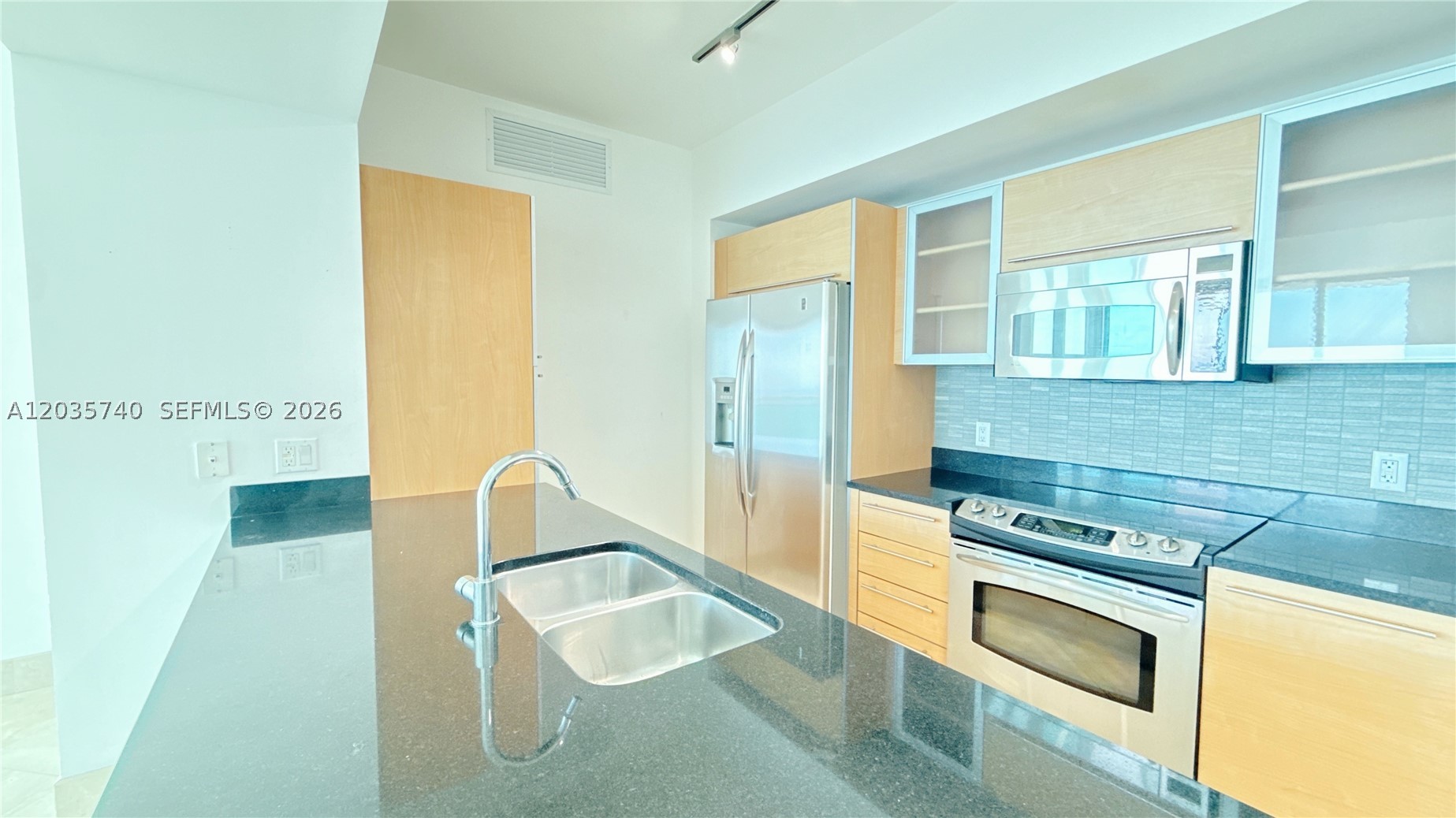 950 Brickell Bay Dr #3411, Miami FL 33131