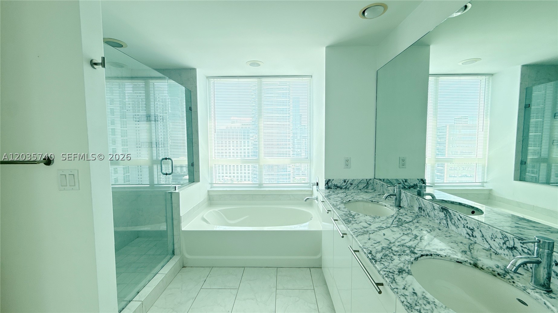 950 Brickell Bay Dr #3411, Miami FL 33131