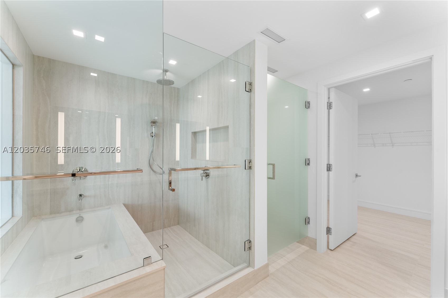 2411 Laguna Circle #705, North Miami FL 33181