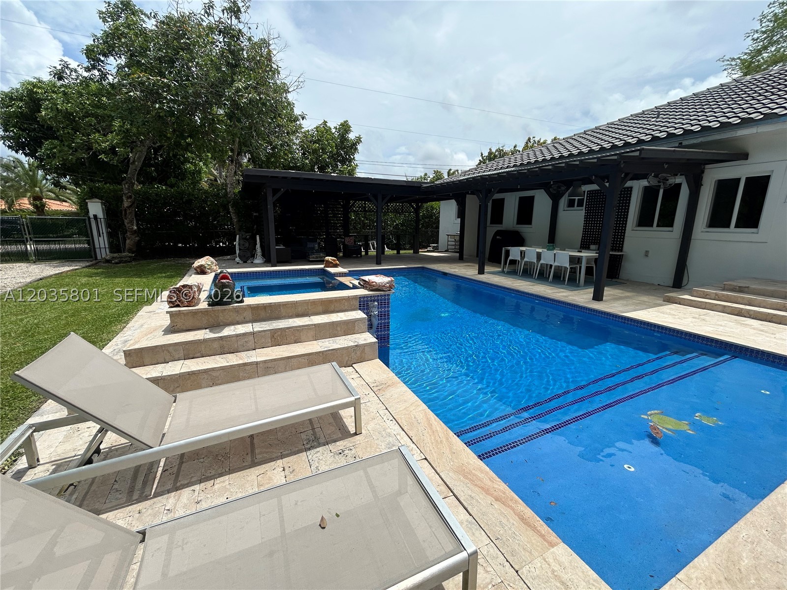 12885 SW 77 AVE, Pinecrest FL 33156