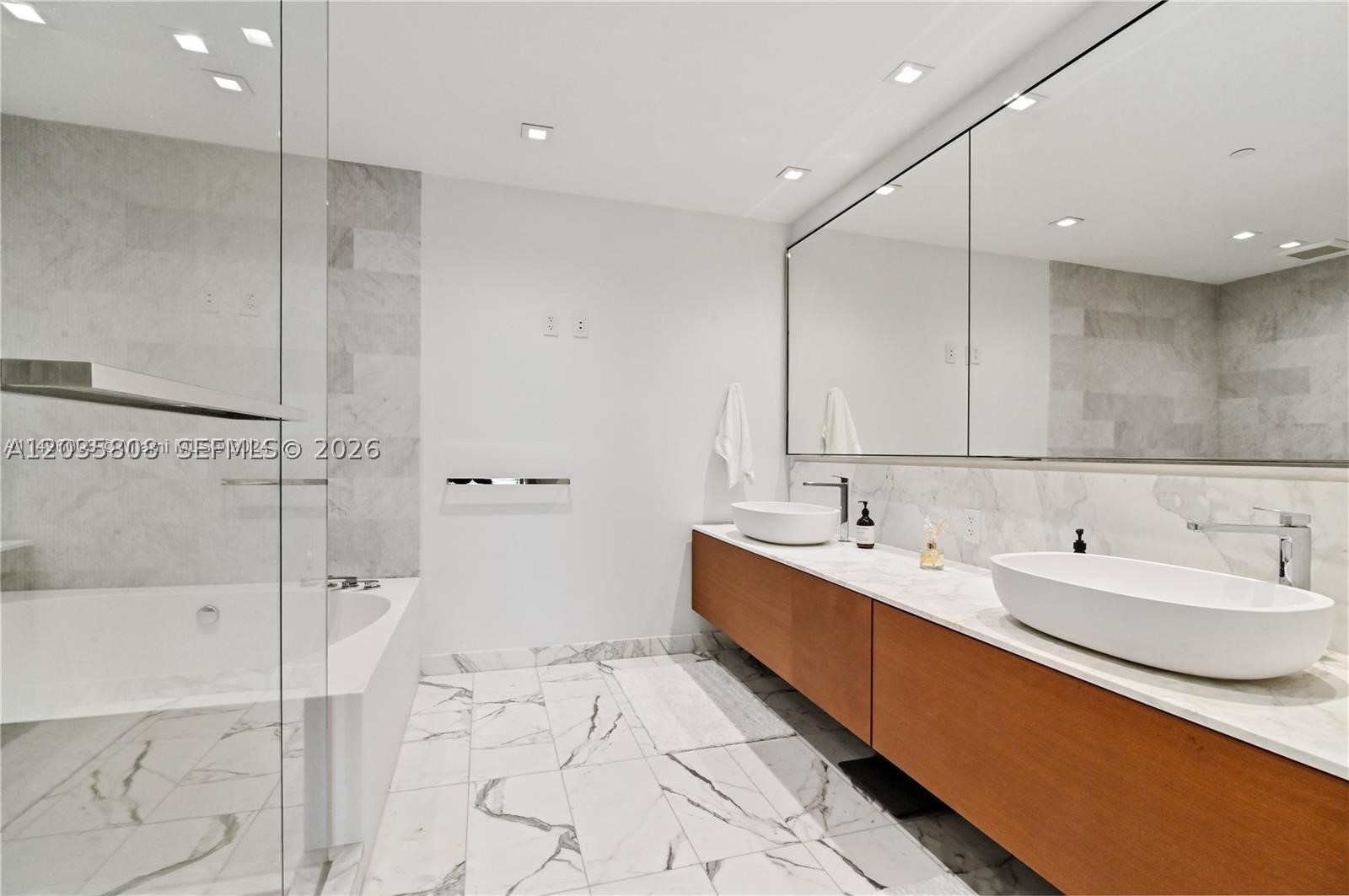 10203 Collins Ave #305, Bal Harbour FL 33154