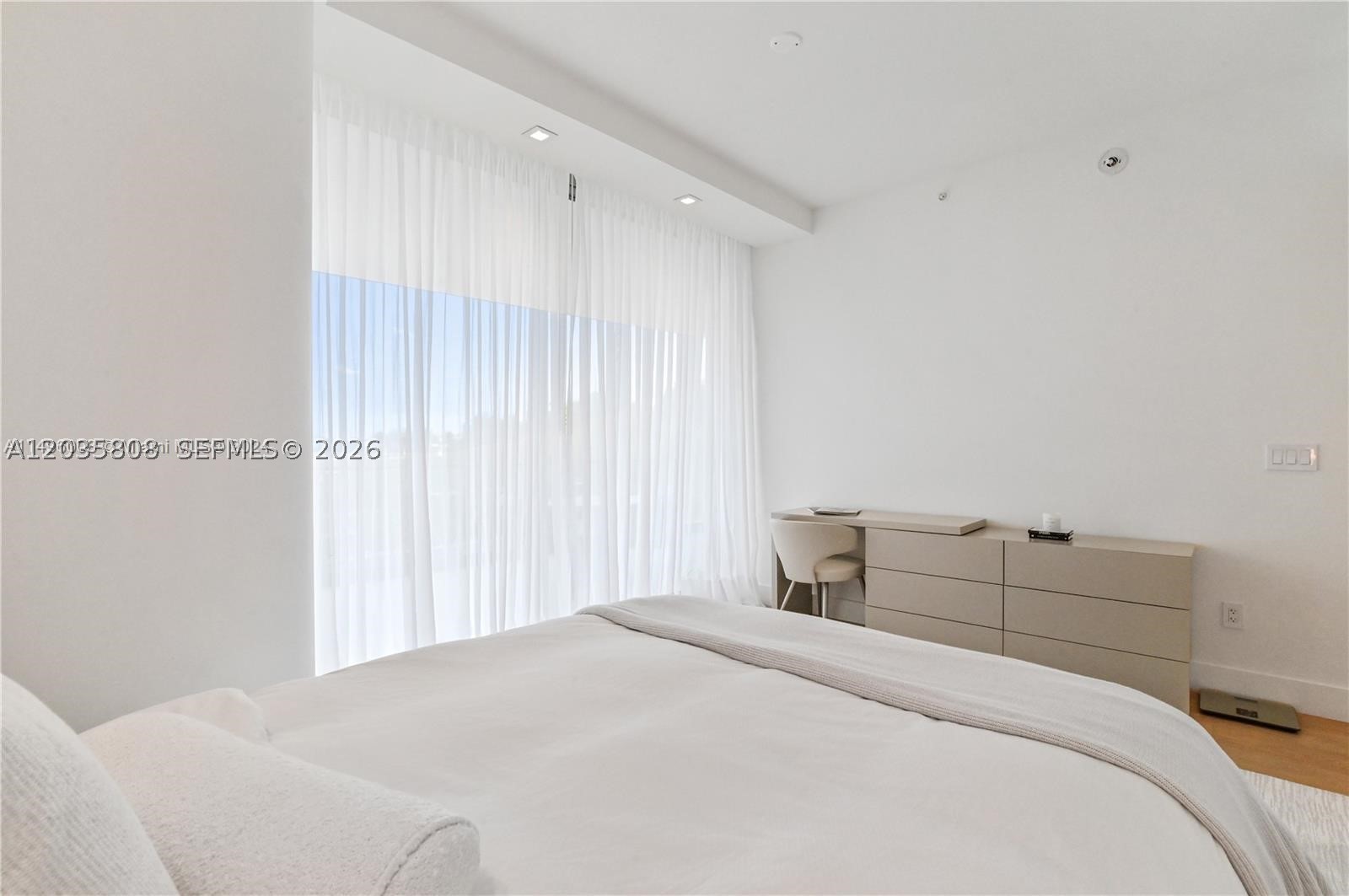 10203 Collins Ave #305, Bal Harbour FL 33154