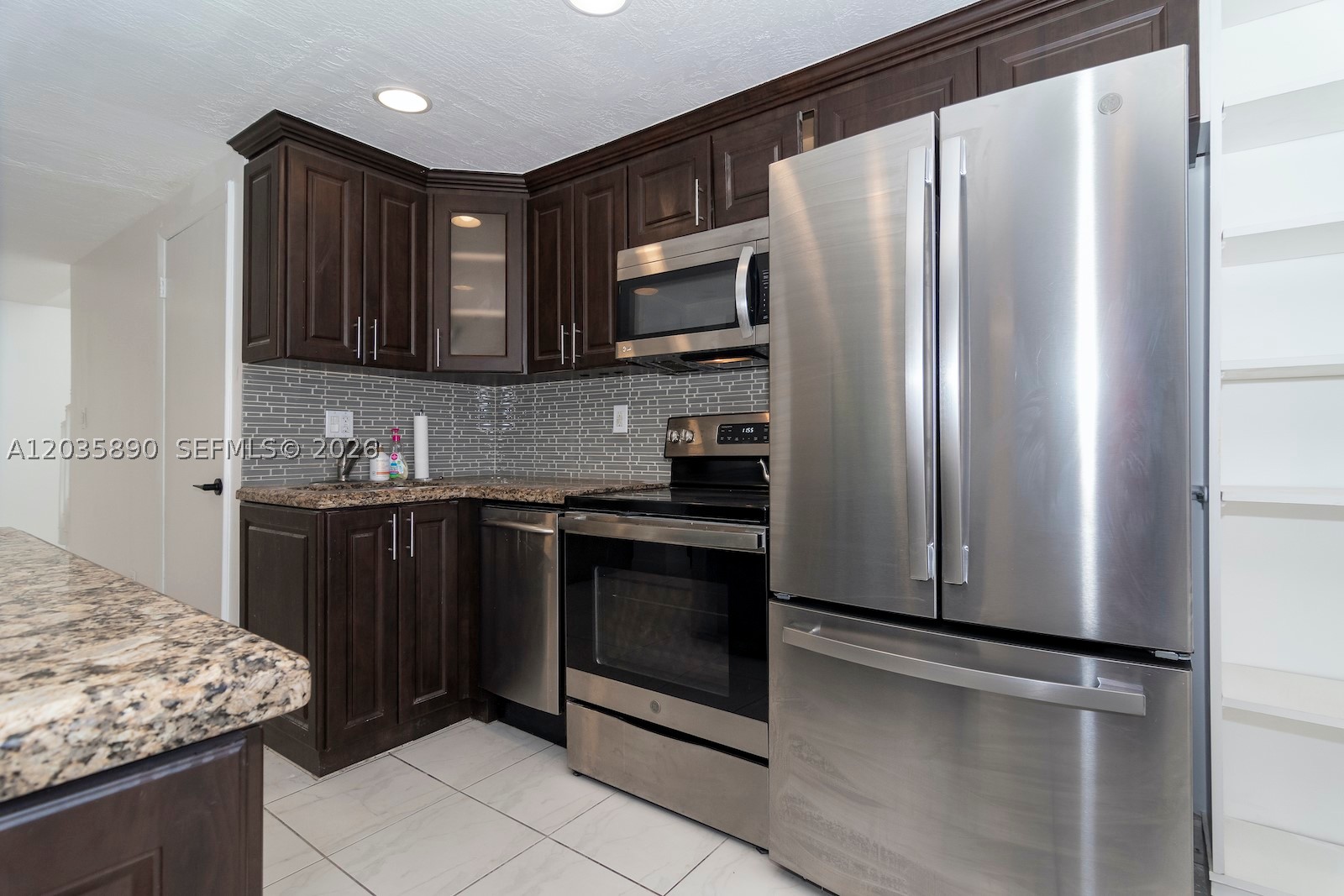 2729 SW 67th Ave ##0, Miami FL 33155