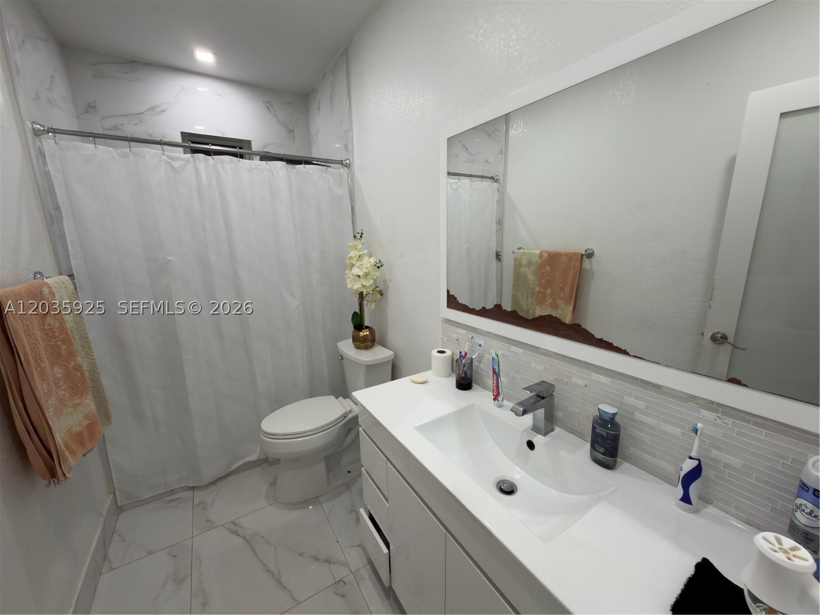 224 E 42nd St, Hialeah FL 33013