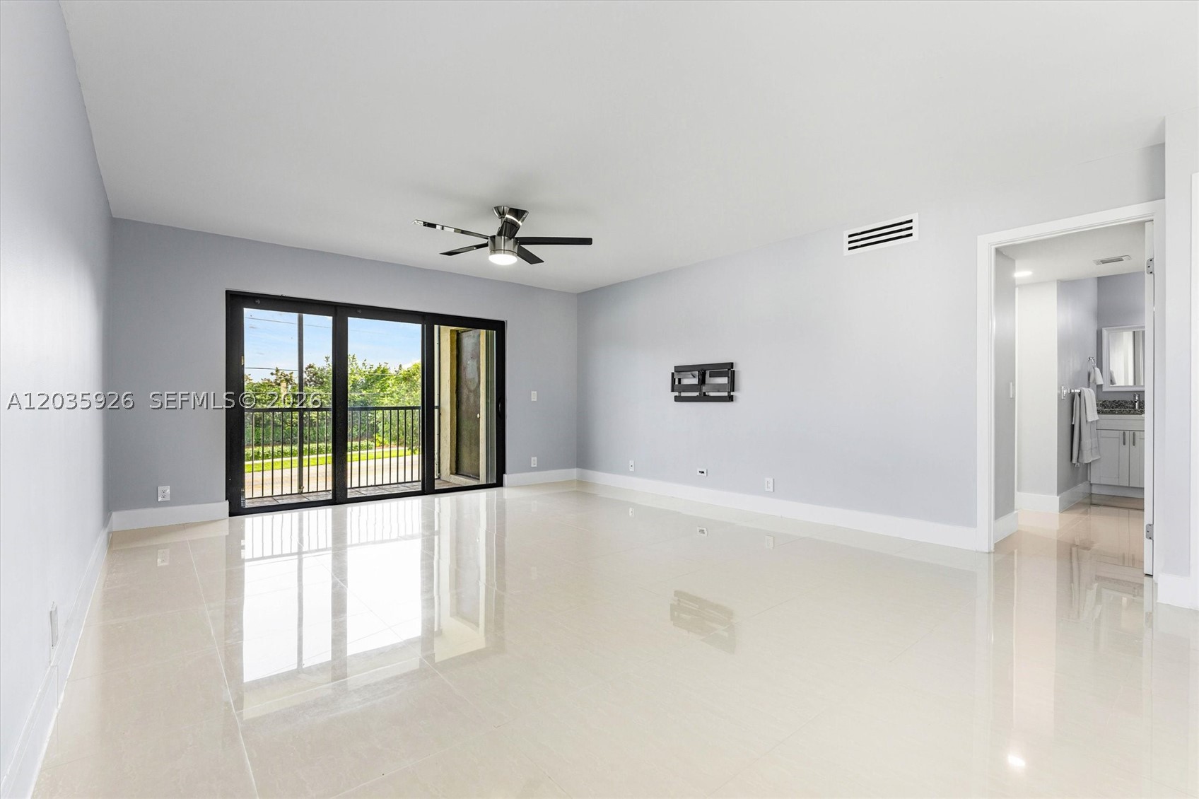 16451 Blatt Blvd #201, Weston FL 33326