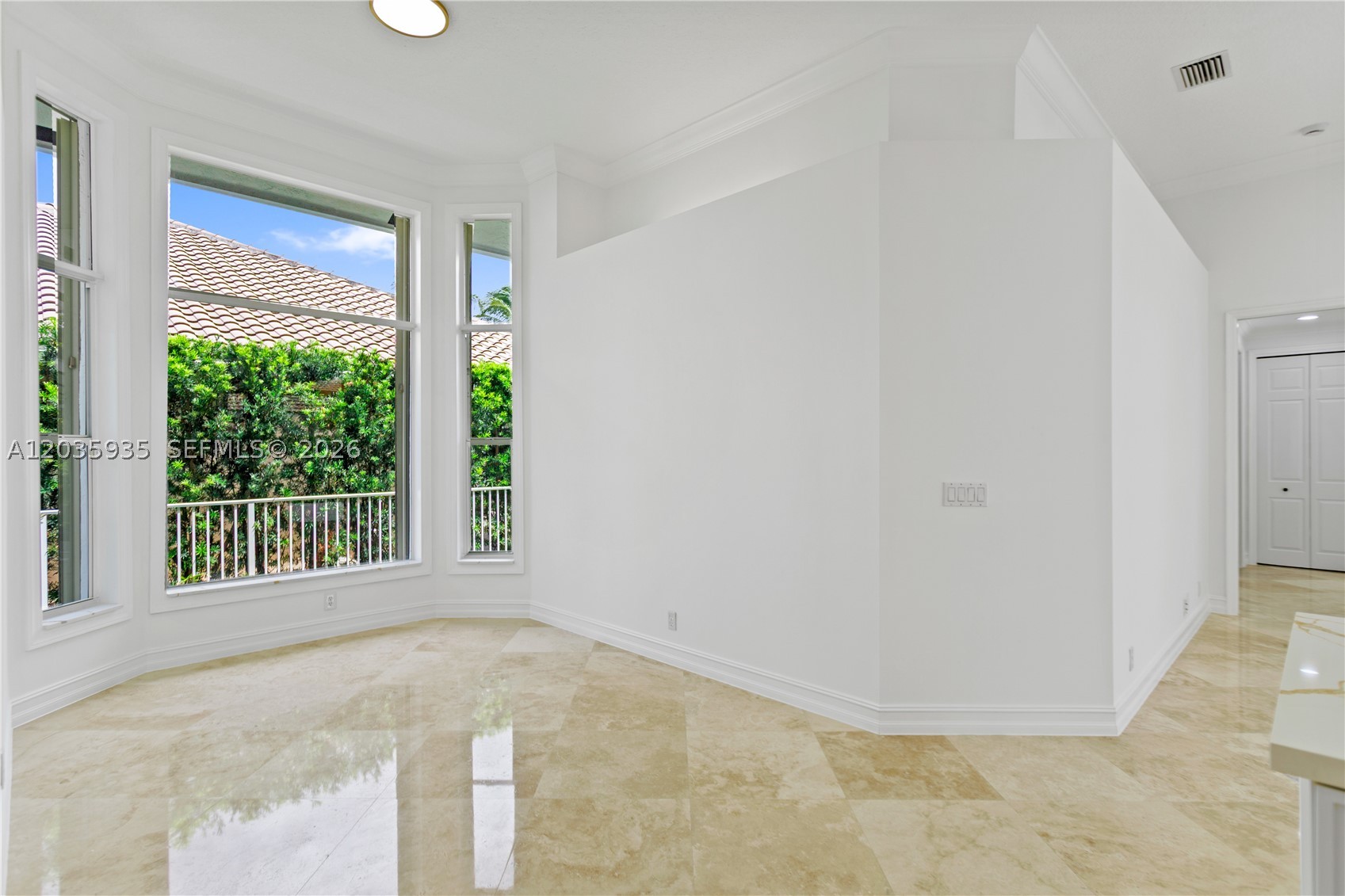 11021 Redhawk St, Plantation FL 33324