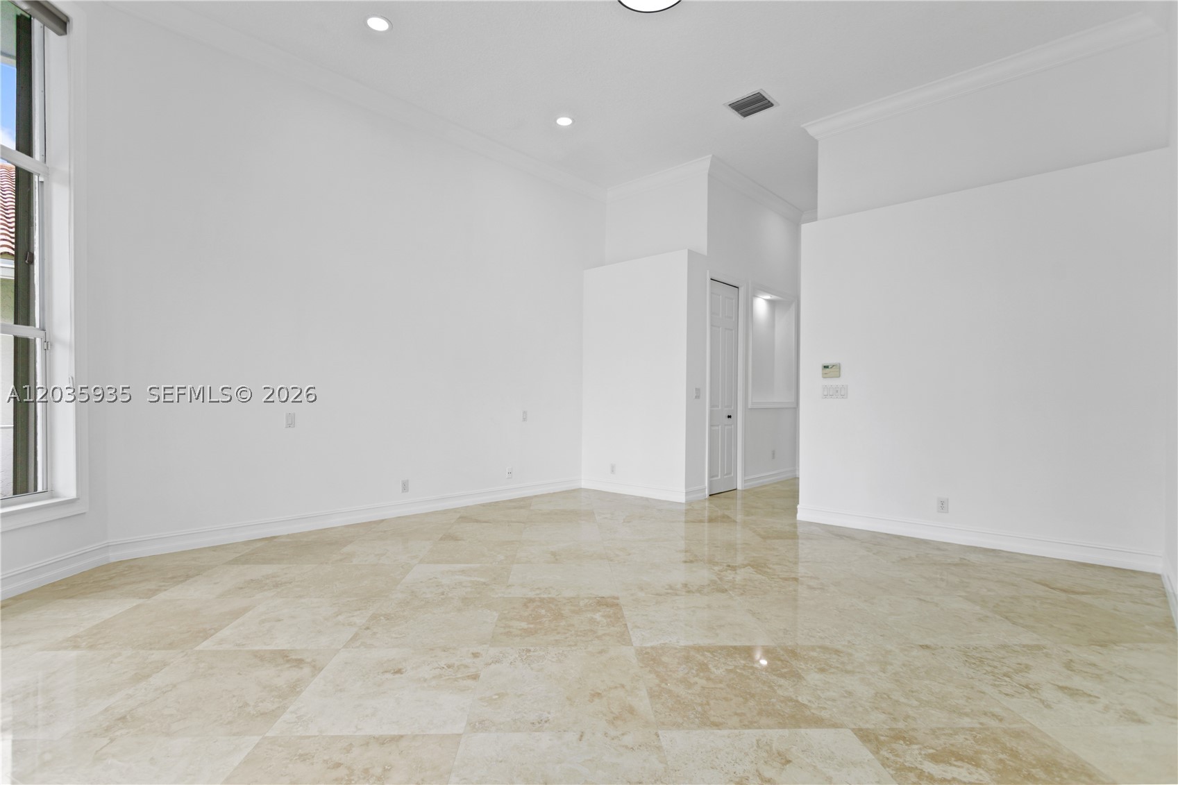 11021 Redhawk St, Plantation FL 33324