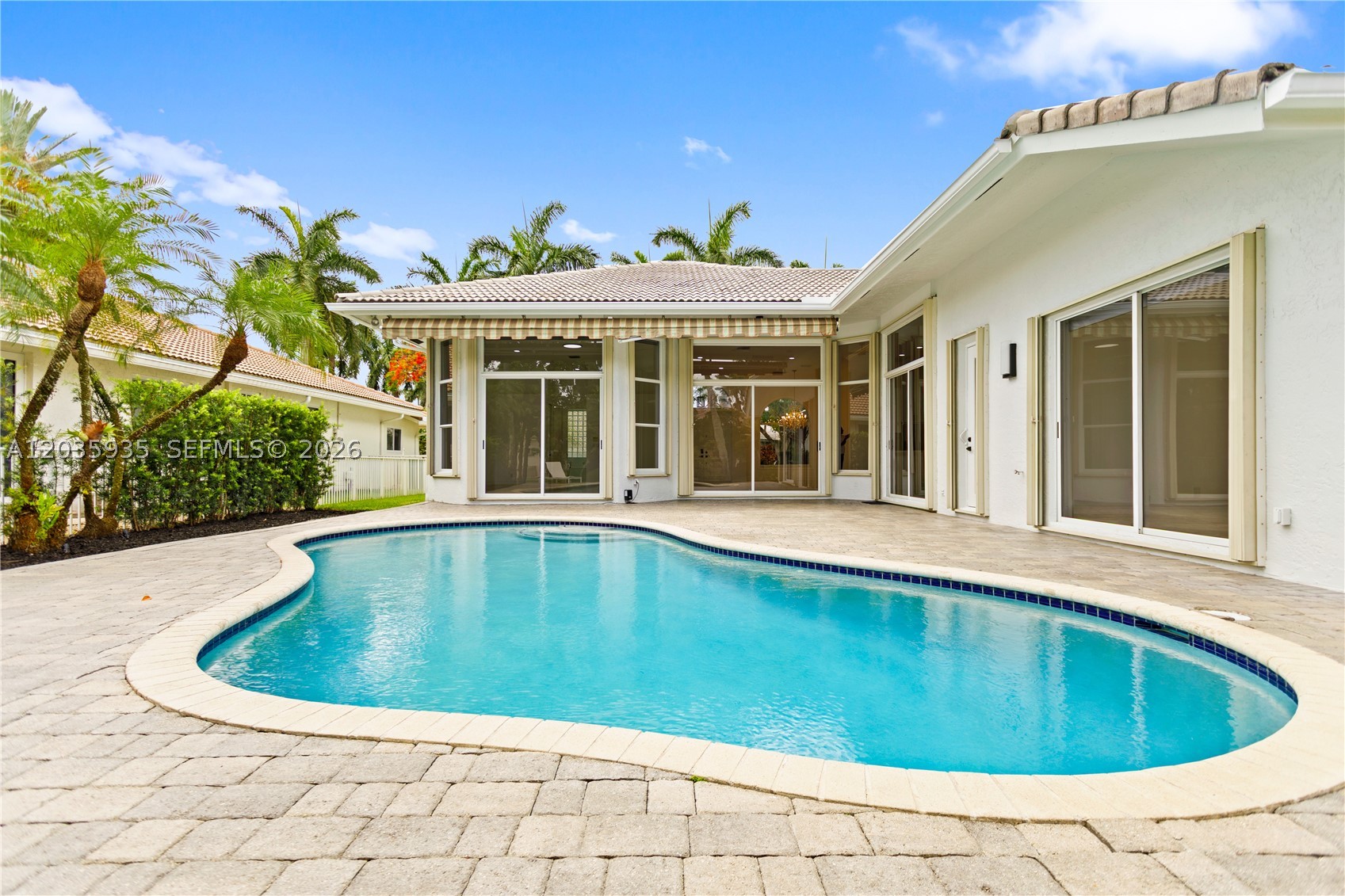 11021 Redhawk St, Plantation FL 33324