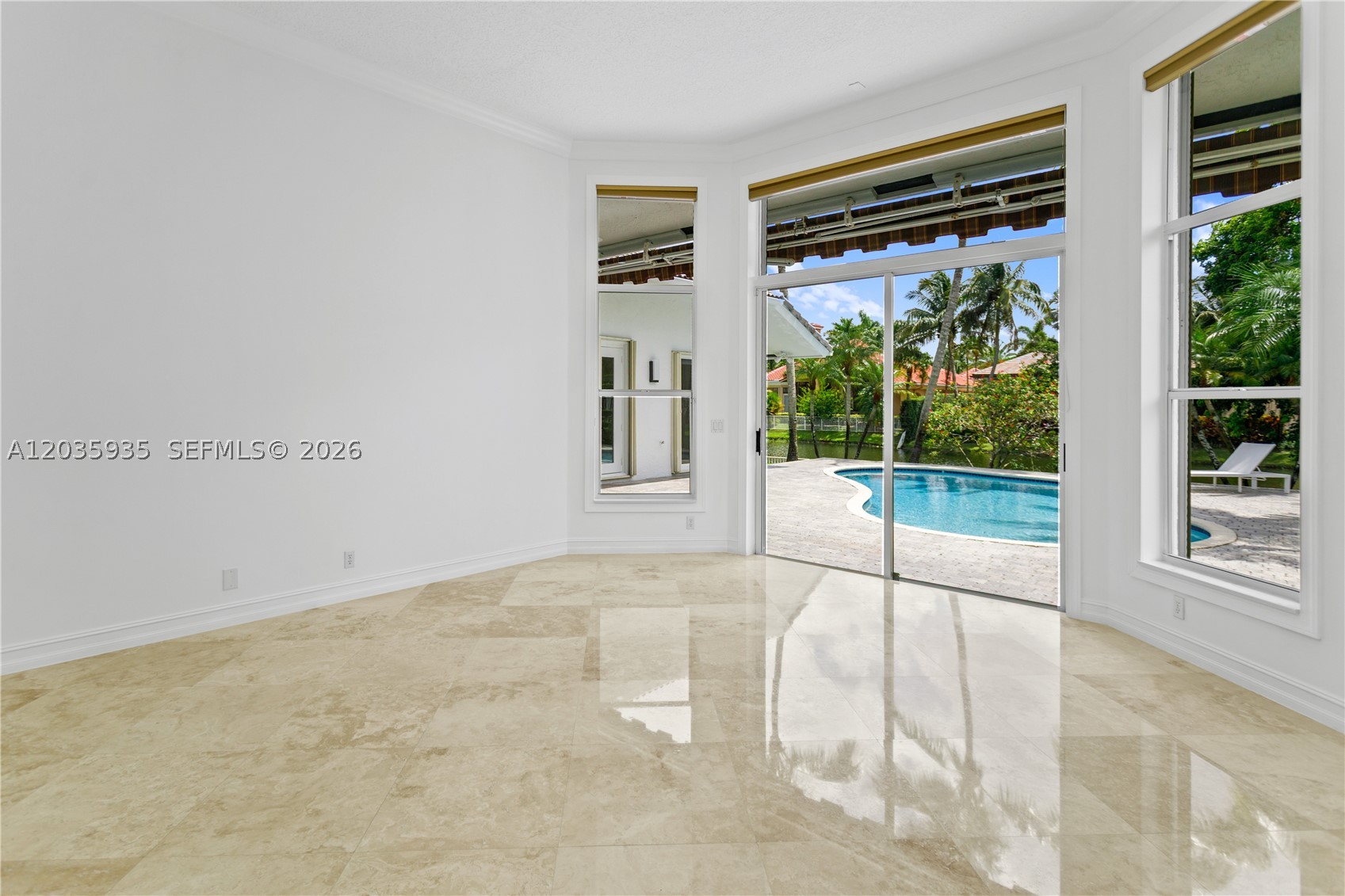 11021 Redhawk St, Plantation FL 33324
