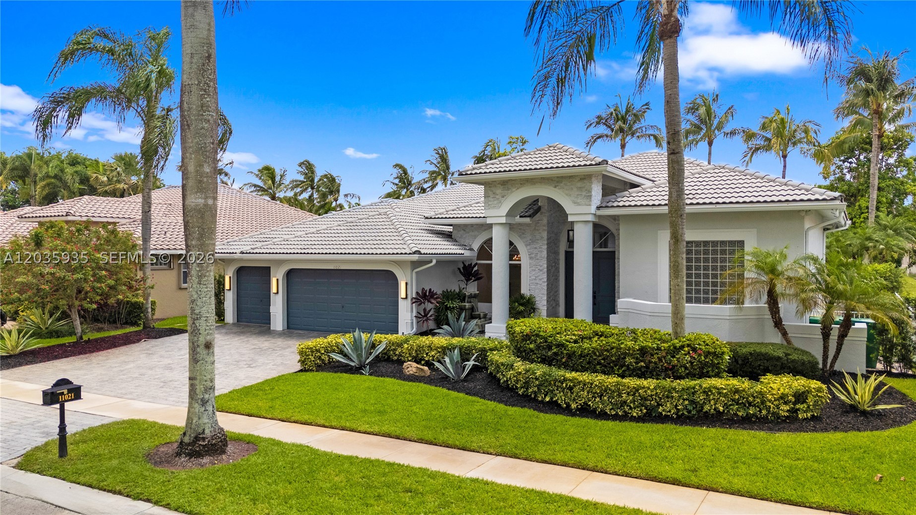 11021 Redhawk St, Plantation FL 33324