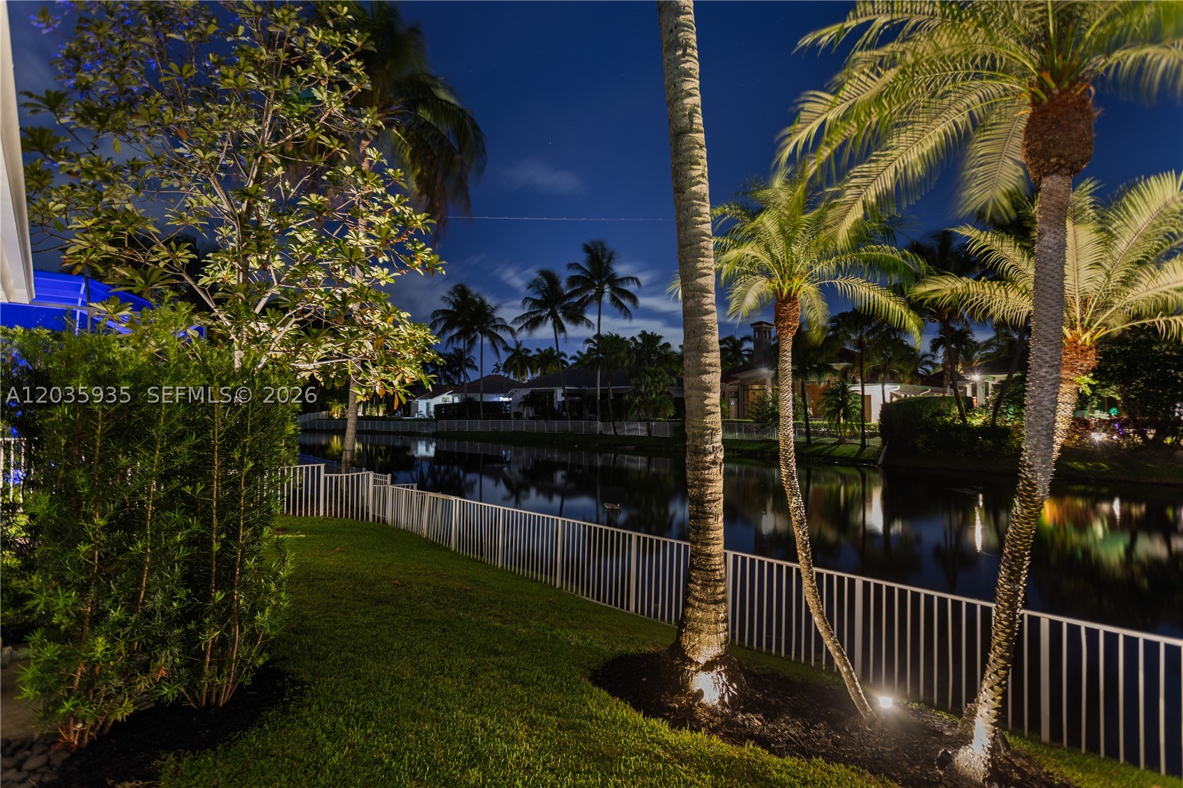 11021 Redhawk St, Plantation FL 33324