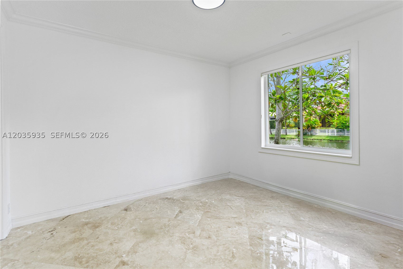 11021 Redhawk St, Plantation FL 33324