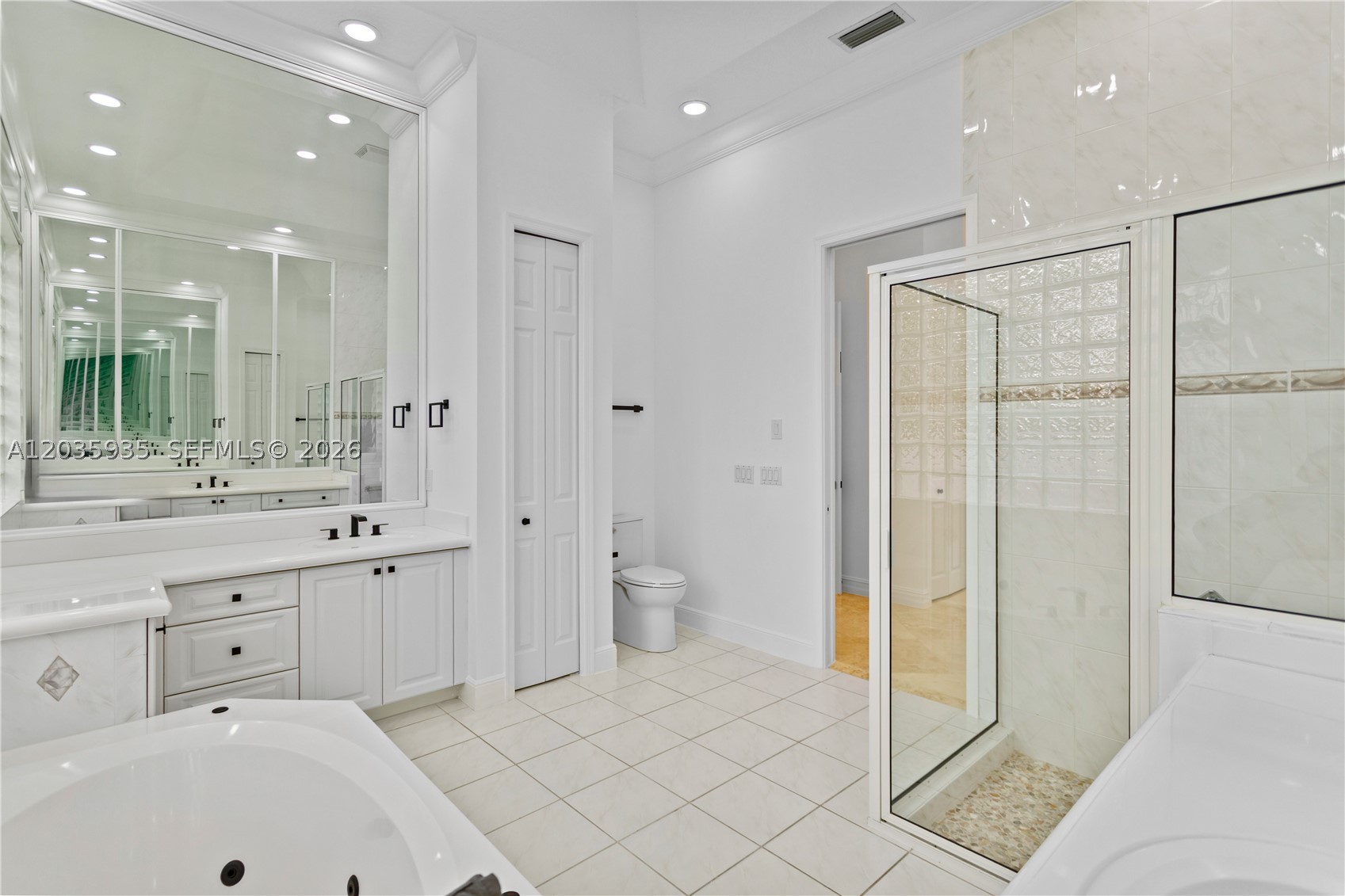 11021 Redhawk St, Plantation FL 33324