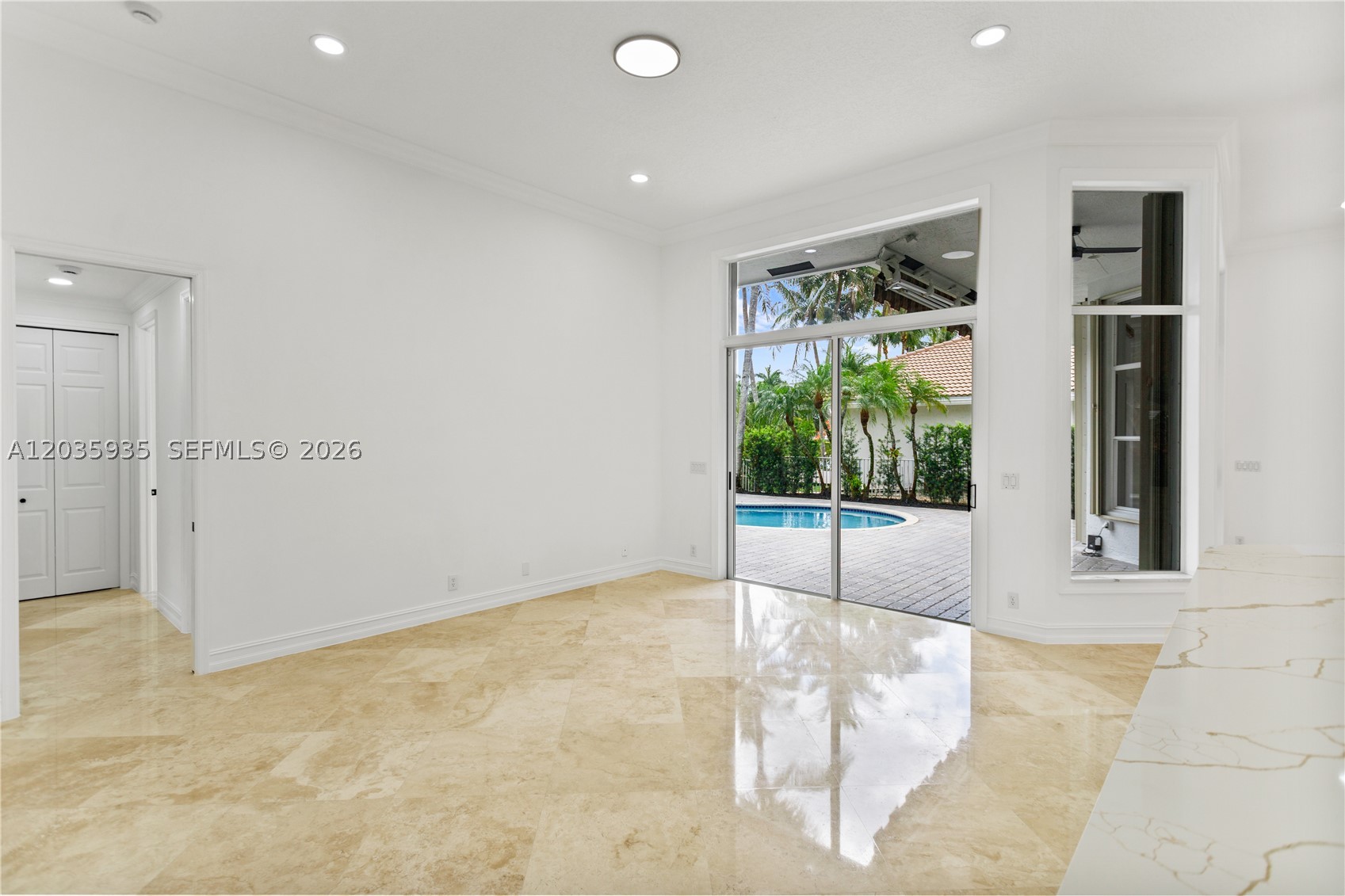 11021 Redhawk St, Plantation FL 33324