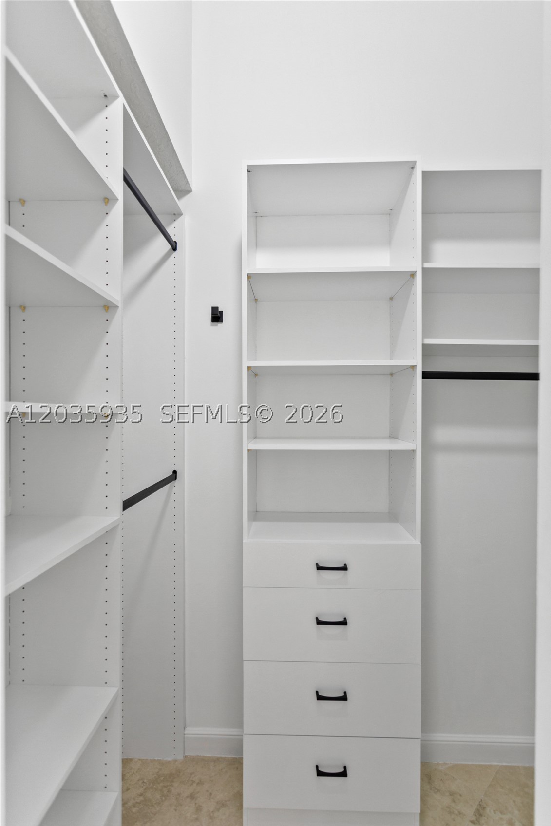 11021 Redhawk St, Plantation FL 33324