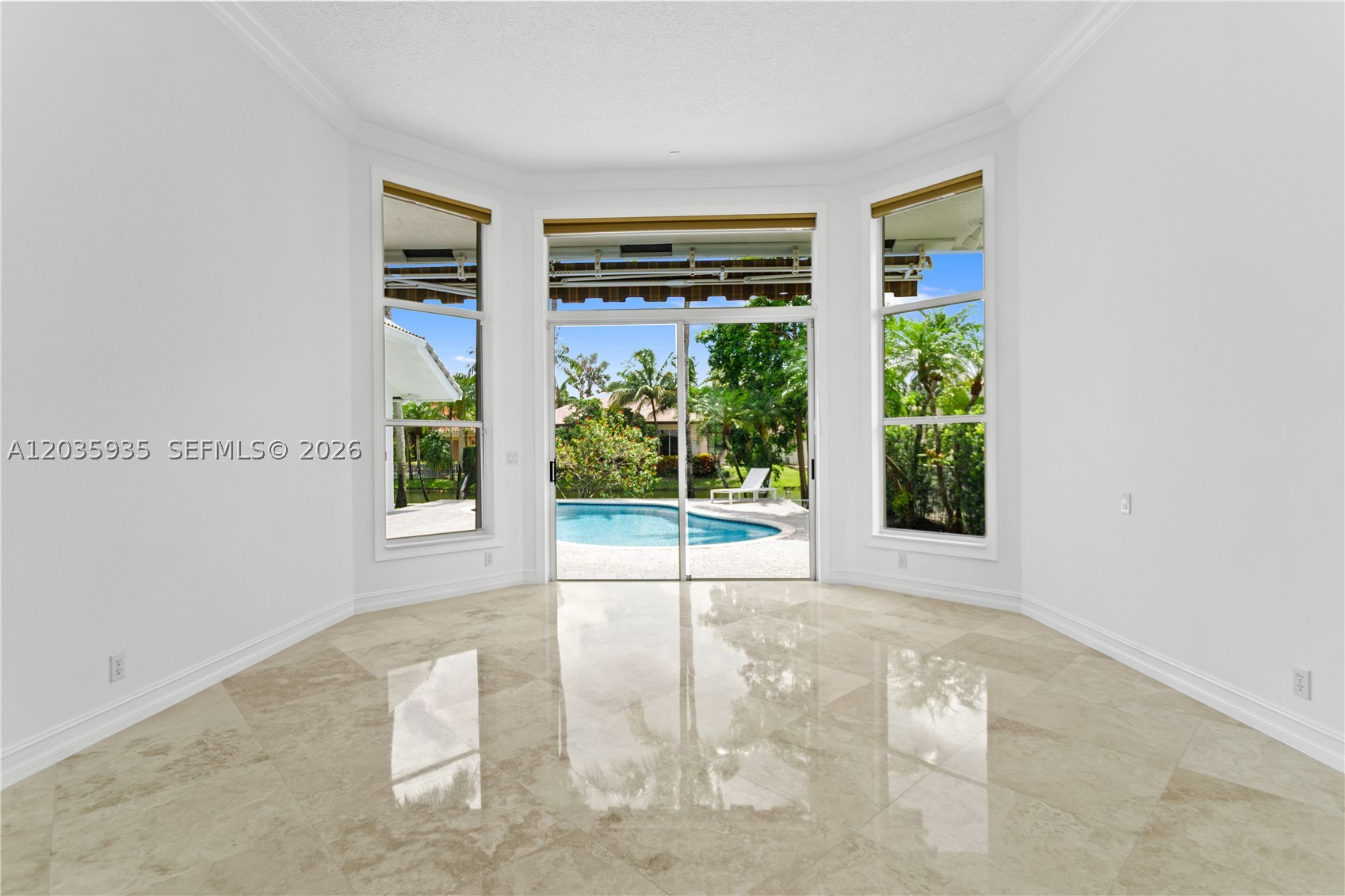 11021 Redhawk St, Plantation FL 33324