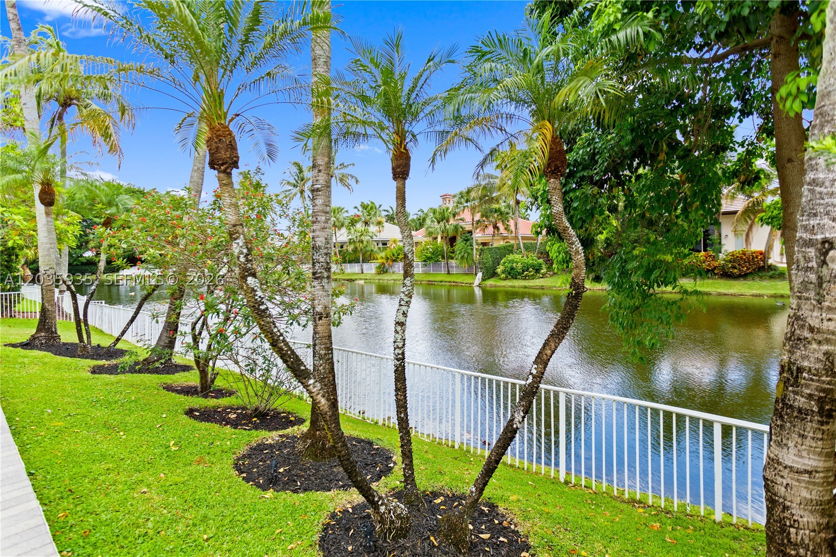 11021 Redhawk St, Plantation FL 33324