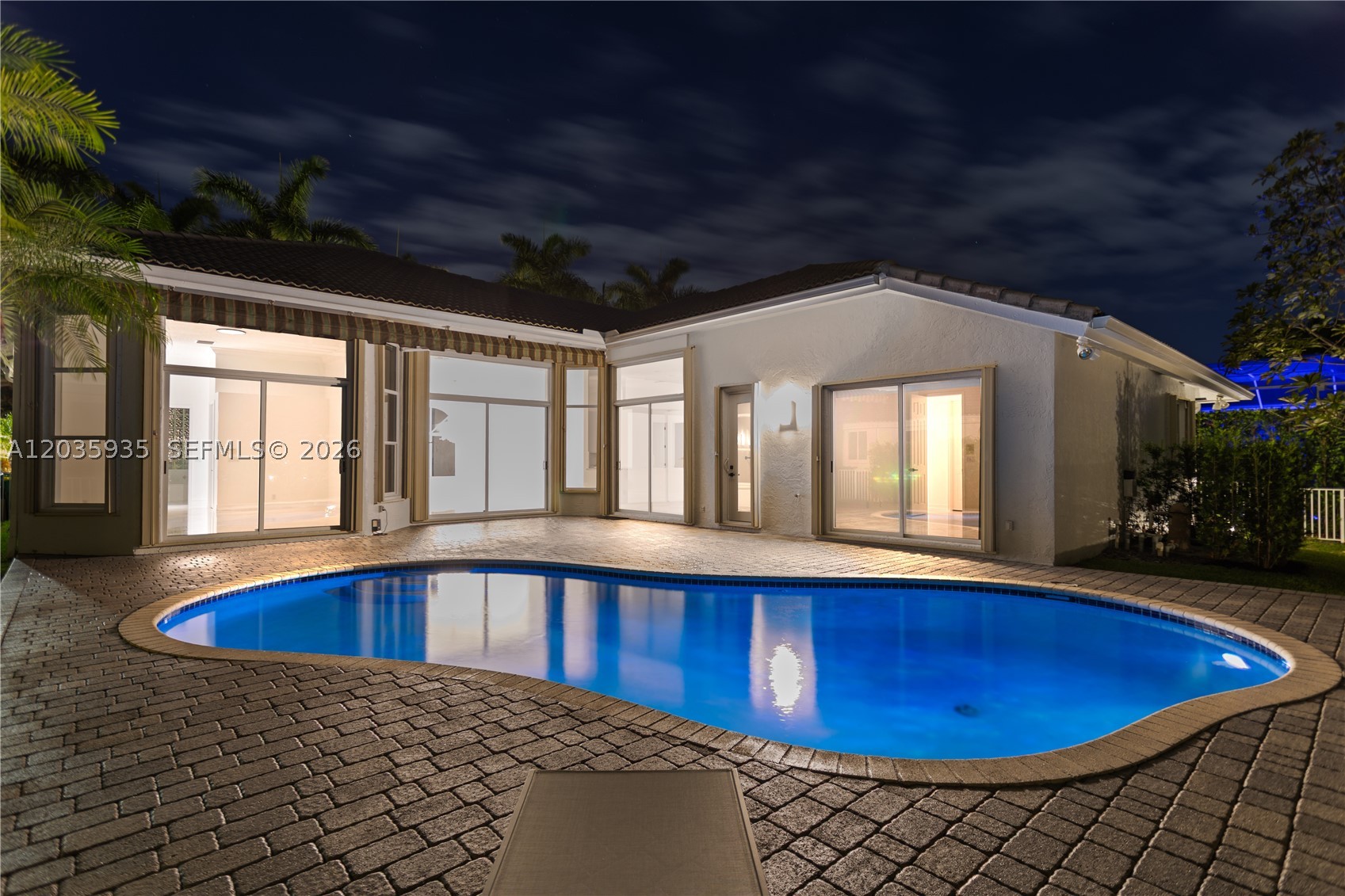 11021 Redhawk St, Plantation FL 33324