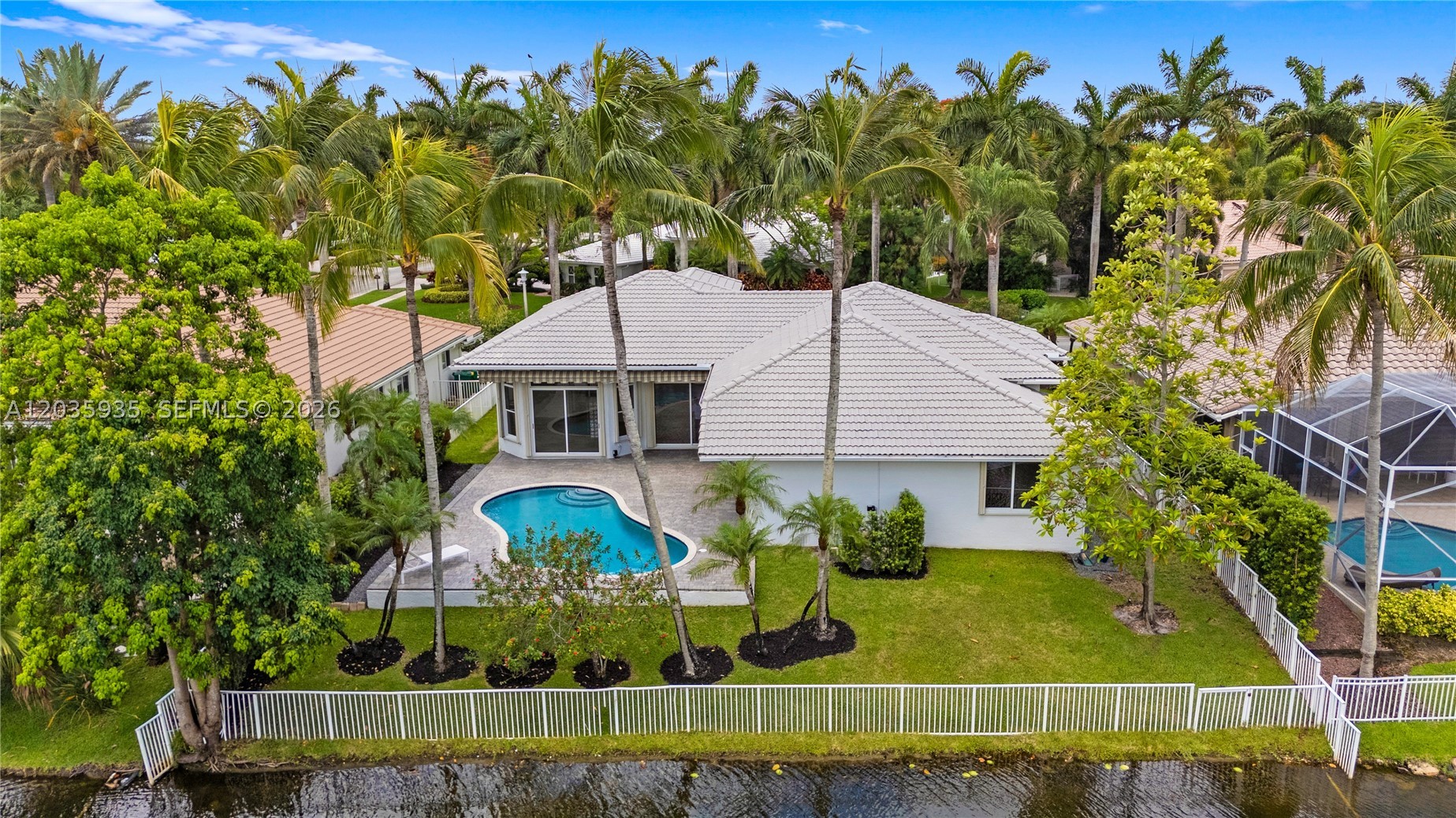 11021 Redhawk St, Plantation FL 33324