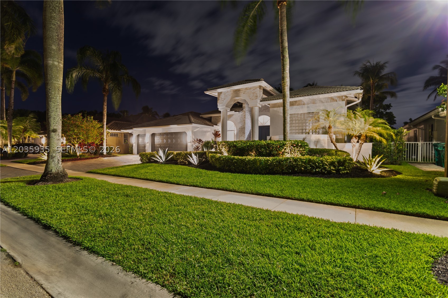 11021 Redhawk St, Plantation FL 33324