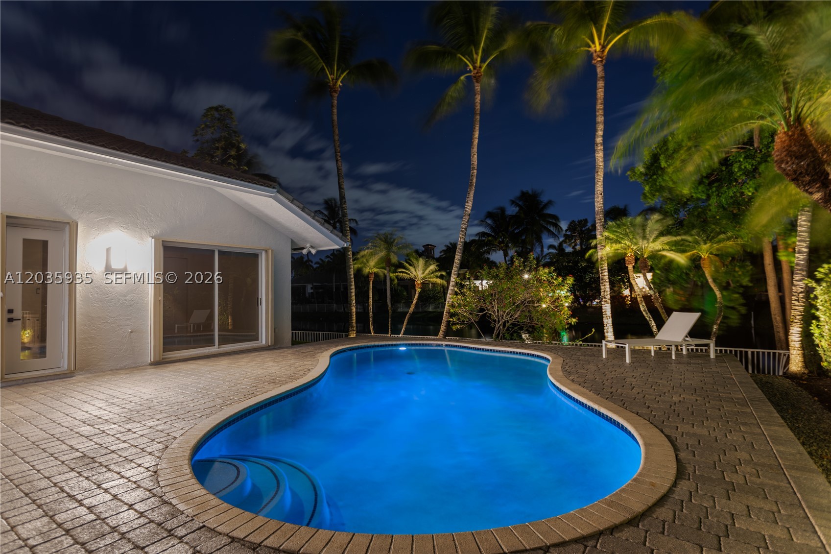 11021 Redhawk St, Plantation FL 33324