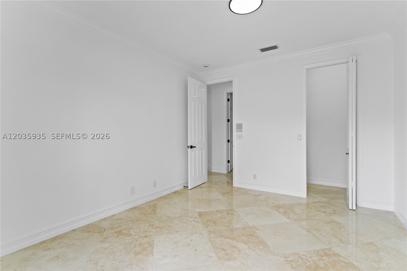 11021 Redhawk St, Plantation FL 33324