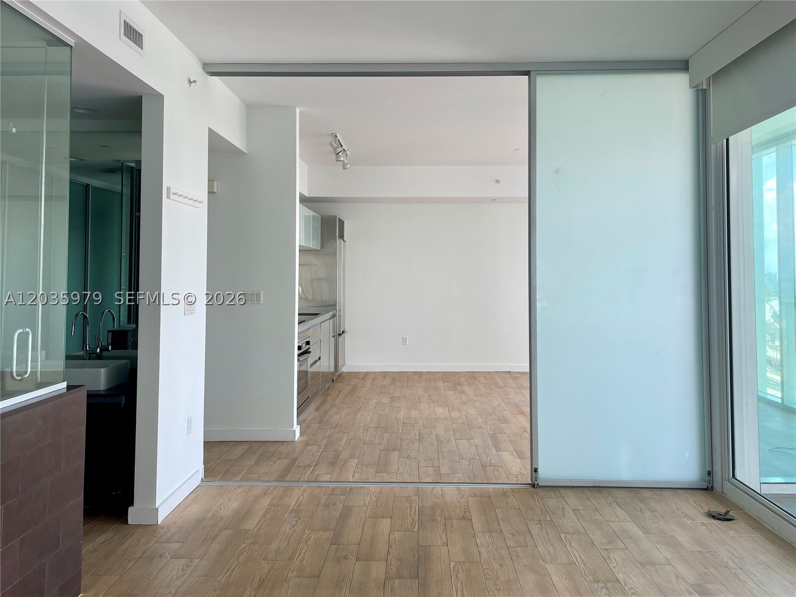 1040 Biscayne Blvd #1105, Miami FL 33132