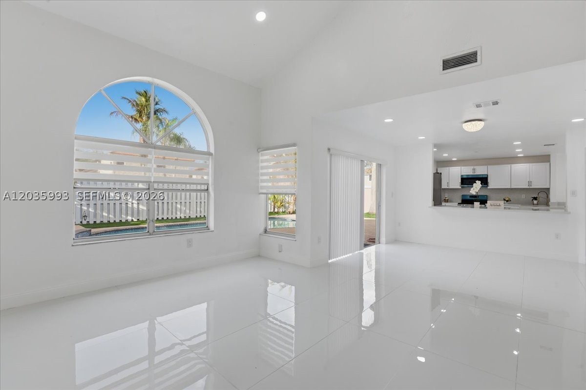 13209 NW 12th Ct, Sunrise FL 33323