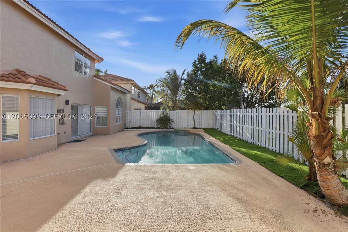 13209 NW 12th Ct, Sunrise FL 33323