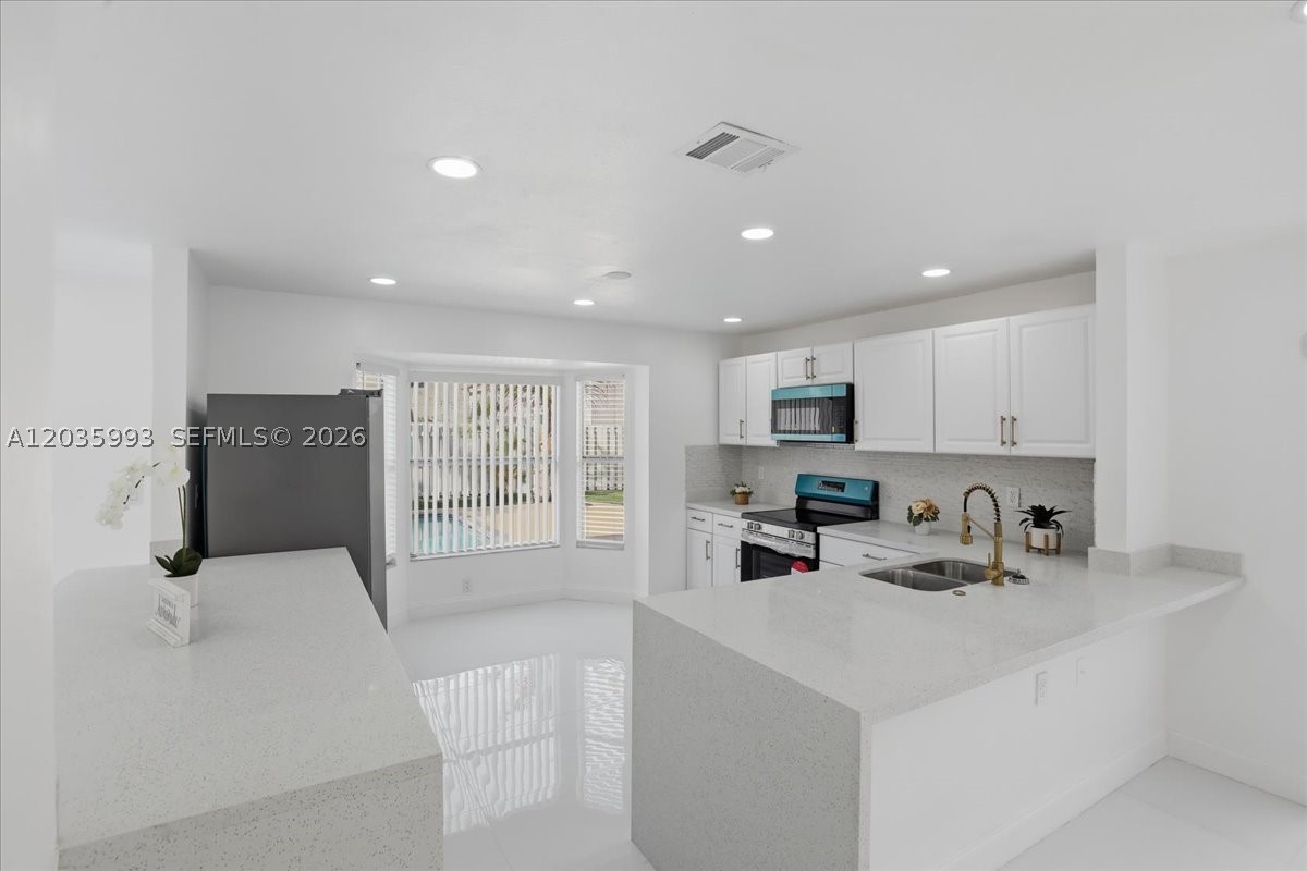 13209 NW 12th Ct, Sunrise FL 33323