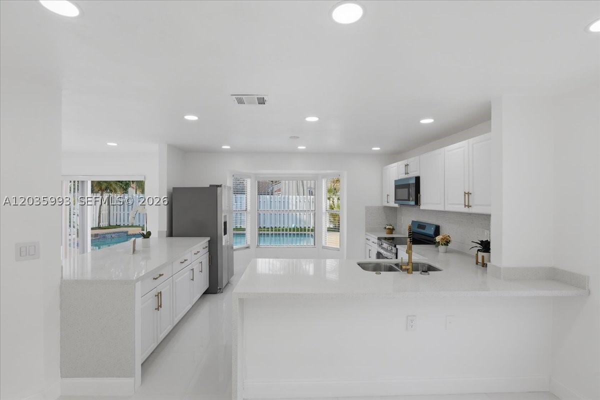 13209 NW 12th Ct, Sunrise FL 33323