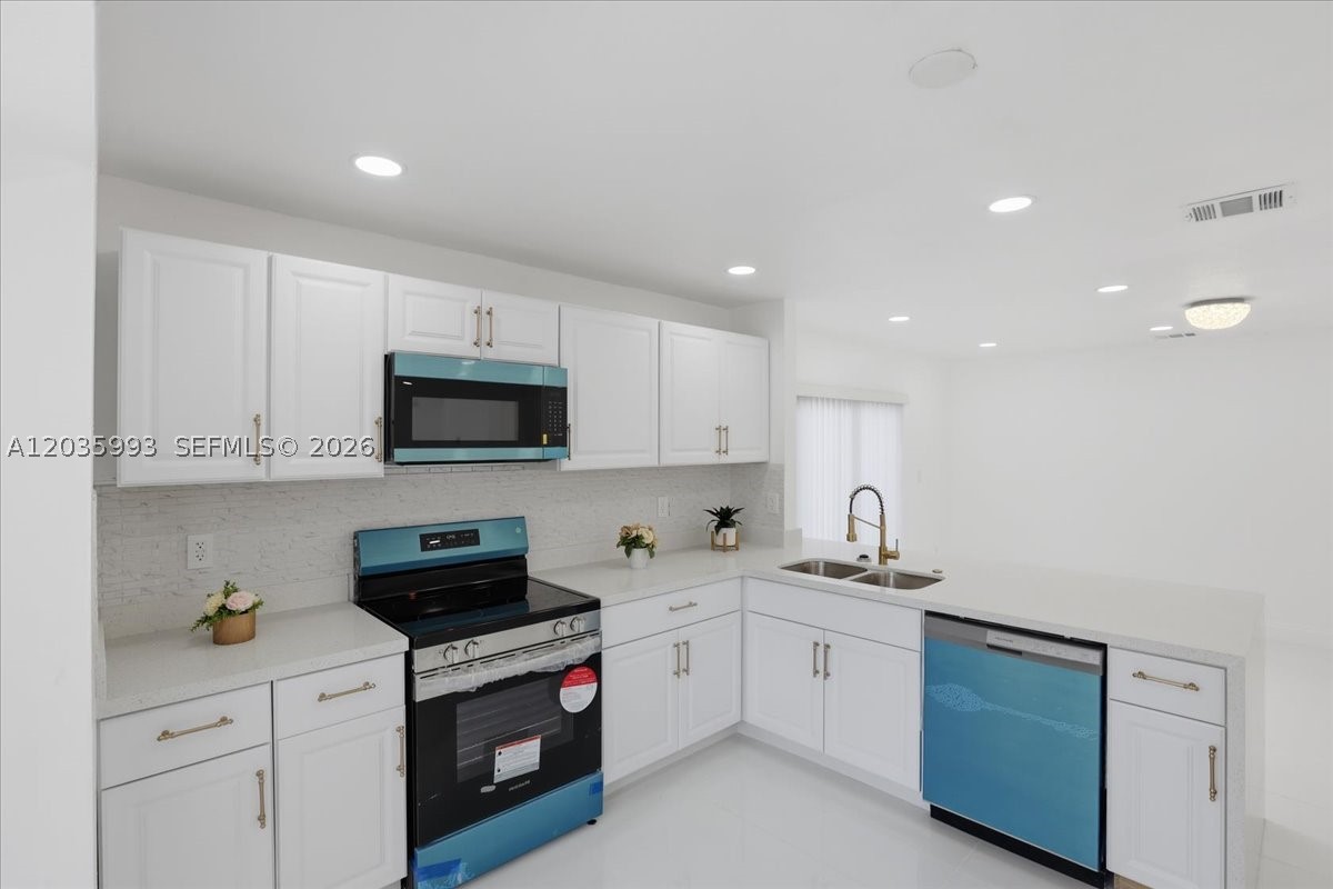 13209 NW 12th Ct, Sunrise FL 33323