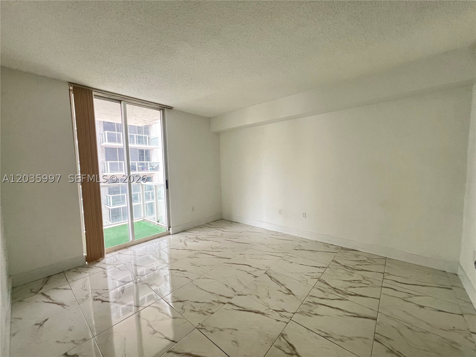 5085 NW 7th St #711, Miami FL 33126
