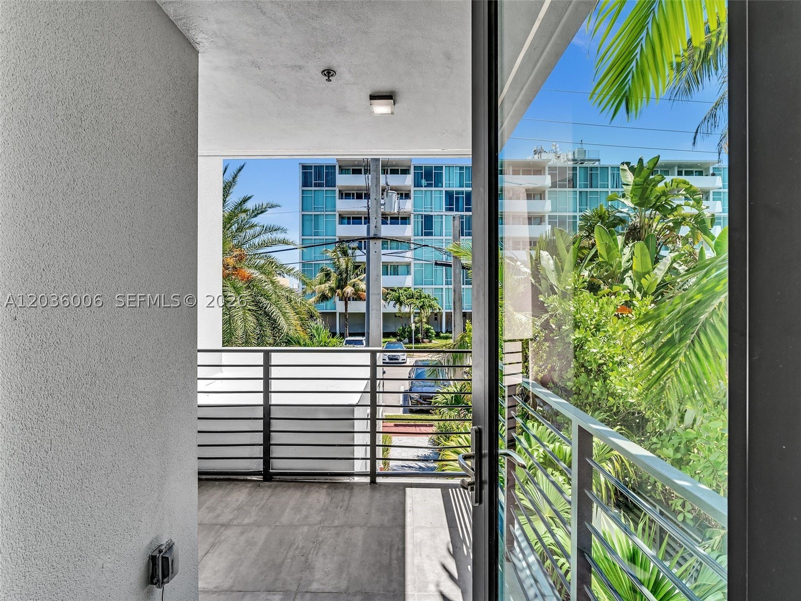 1930 Bay Dr #PH1, Miami Beach FL 33141