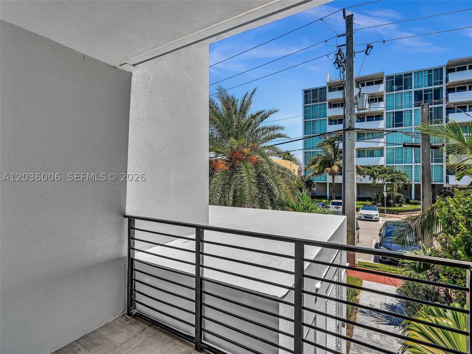 1930 Bay Dr #PH1, Miami Beach FL 33141