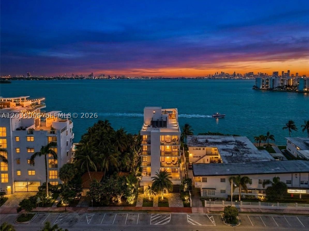1930 Bay Dr #PH1, Miami Beach FL 33141