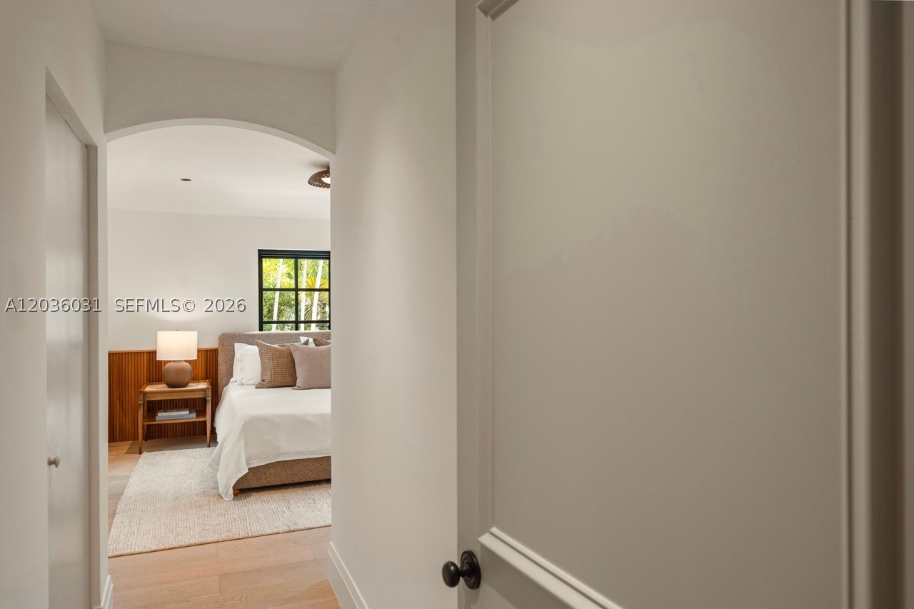 4727 N Bay Rd, Miami Beach FL 33140