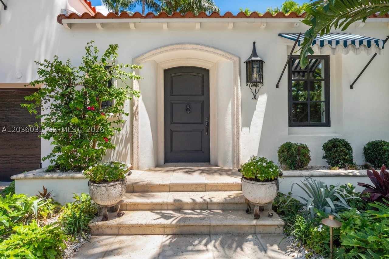 4727 N Bay Rd, Miami Beach FL 33140
