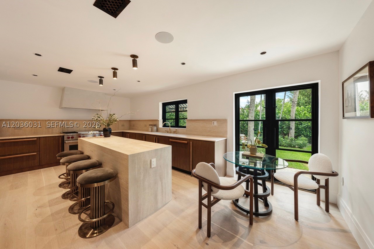 4727 N Bay Rd, Miami Beach FL 33140